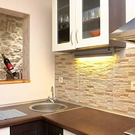 Optimist/old House Makarska